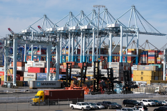 CMA CGM Group 采取措施減少洛杉磯和長灘的集裝箱堆集