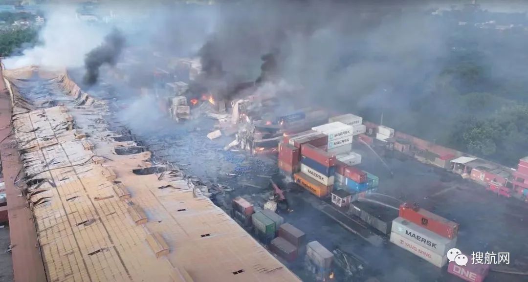 突發(fā)！一集裝箱堆場爆炸起火，49人遇難1000多個貨柜被燒毀！經(jīng)濟(jì)損失或超1億美元