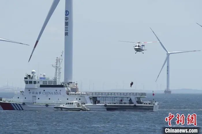 福建舉行海上?；沸孤┐笮途C合應(yīng)急演練